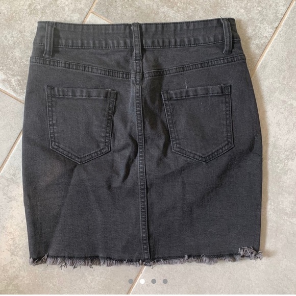 boohoo black denim zip up skirt - Picture 3 of 6